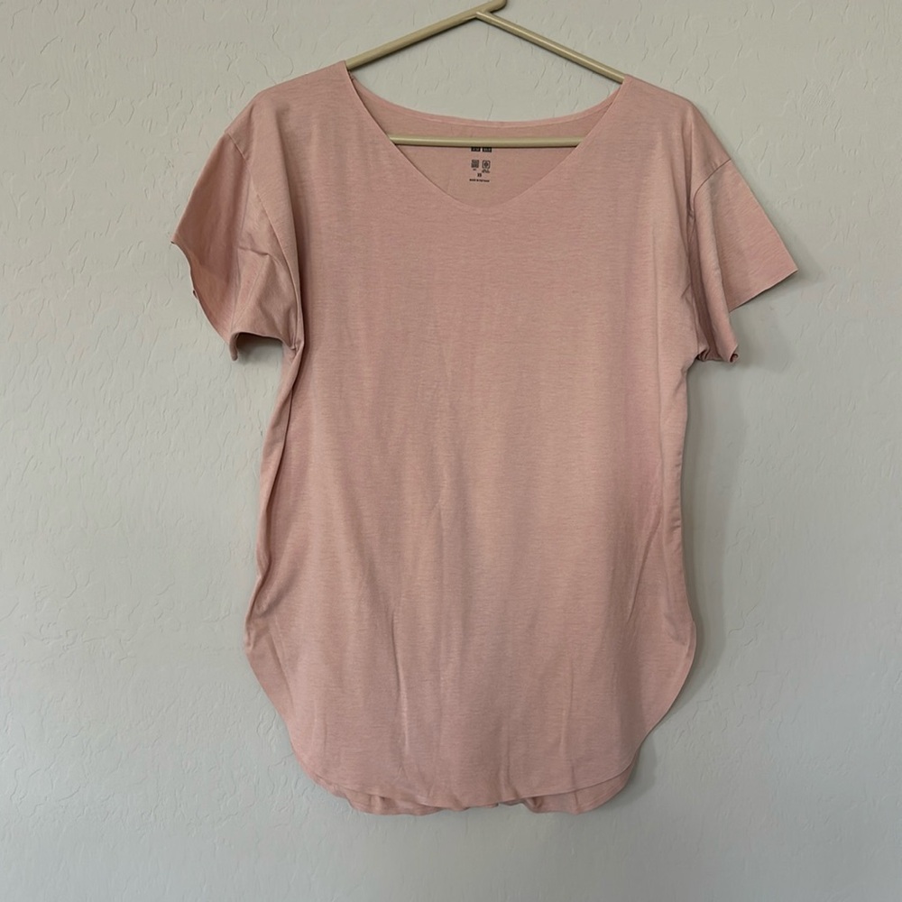 UniQlo blush colored women’s top size XS